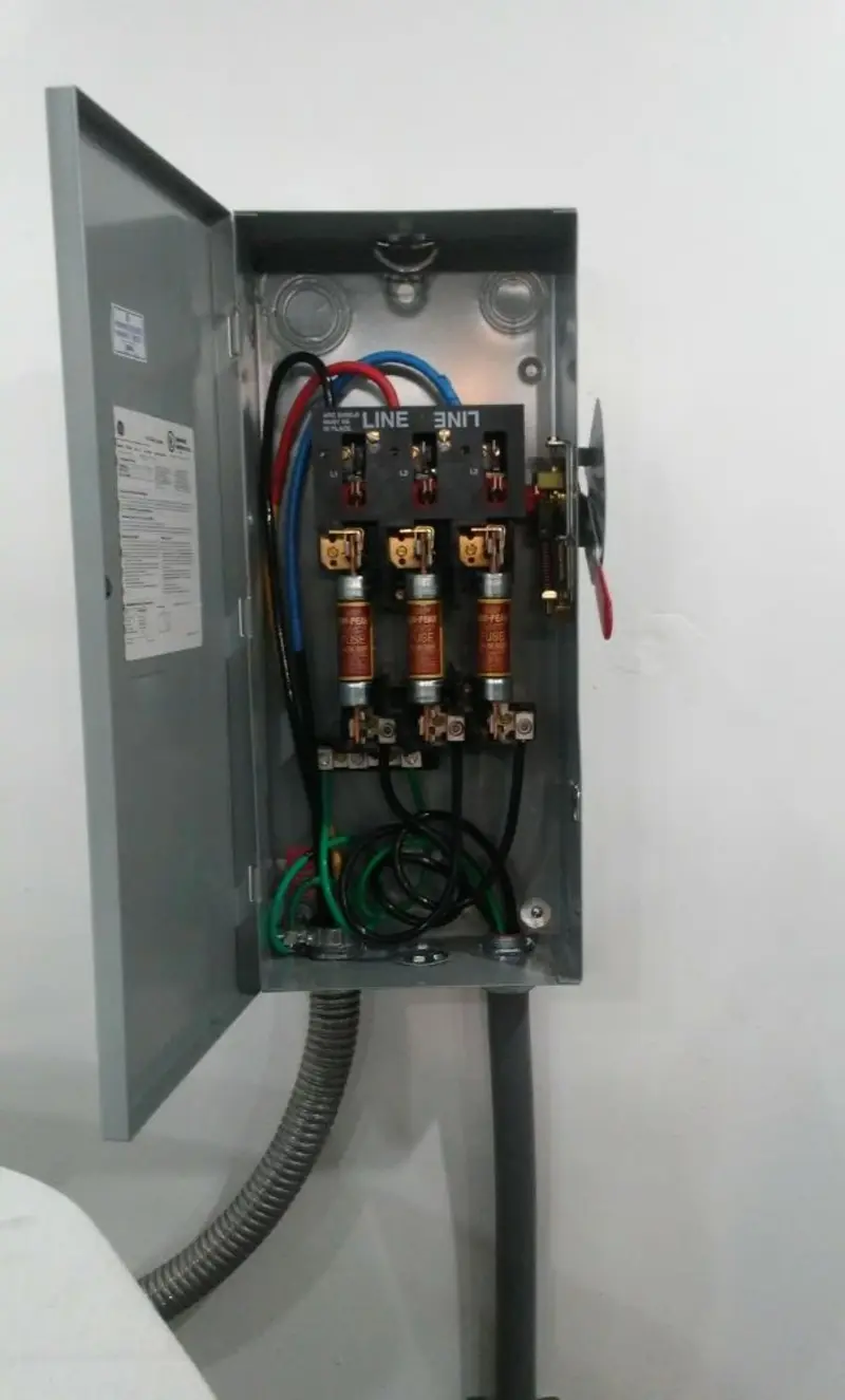 Three-phase disconnect switch installed for Electrical Wiring & Rewiring in Blytheville